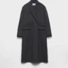 Abrigo de doble botonadura en cashwool Abrigo de doble botonadura en cashwool