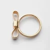 Anillo Eternal Gold Bow – Oro amarillo con diamante cultivado en laboratorio Anillo Eternal Gold Bow – Oro amarillo con diamante cultivado en laboratorio