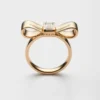 Anillo Eternal Gold Bow – Oro amarillo con diamante cultivado en laboratorio Anillo Eternal Gold Bow – Oro amarillo con diamante cultivado en laboratorio