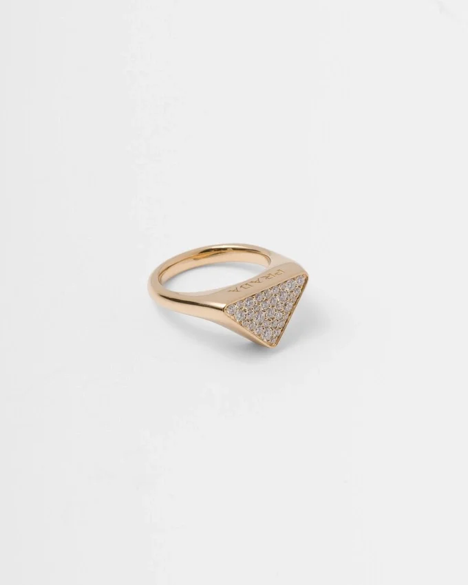 Anillo Eternal Gold en oro amarillo con diamantes Anillo Eternal Gold en oro amarillo con diamantes