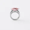 Anillo solitario Couleur Vivante – Oro blanco con morganita y aguamarina Anillo solitario Couleur Vivante – Oro blanco con morganita y aguamarina