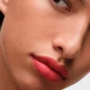 Barra de labios mate suave Prada Monochrome – O176 – Nacarat Barra de labios mate suave Prada Monochrome – O176 – Nacarat