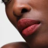Barra de labios Prada Monochrome Hyper Matte – R29 – Pompei Barra de labios Prada Monochrome Hyper Matte – R29 – Pompei
