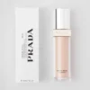 Base de maquillaje optimizadora de la piel Prada Reveal – Lc15 – Light Cool Base de maquillaje optimizadora de la piel Prada Reveal – Lc15 – Light Cool