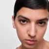 Base de maquillaje optimizadora de la piel Prada Reveal – Lw25 – Claro cálido