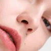 Bálsamo labial Prada Optimizing Care – U011 – Noisette Bálsamo labial Prada Optimizing Care – U011 – Noisette