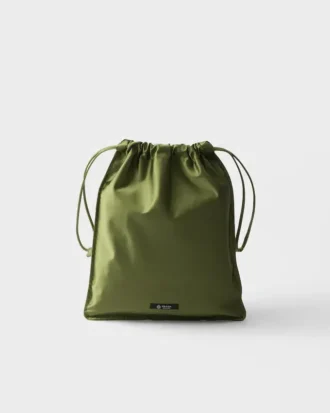 Bolsita Prada Wish de seda duquesa