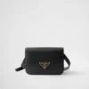 Bolso bandolera con solapa de piel Saffiano Bolso bandolera con solapa de piel Saffiano