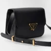 Bolso bandolera con solapa de piel Saffiano Bolso bandolera con solapa de piel Saffiano