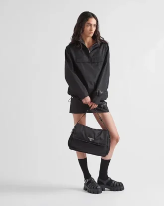Bolso de hombro acolchado grande Prada Traveller de Re-Nylon