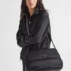 Bolso de hombro acolchado grande Prada Traveller de Re-Nylon Bolso de hombro acolchado grande Prada Traveller de Re-Nylon