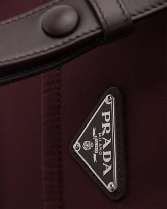 Bolso de hombro acolchado pequeño de Re-Nylon Prada Traveller