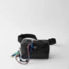 Bolso de hombro de piel con charm