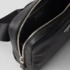 Bolso de hombro de piel con charm