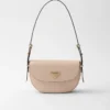 Bolso de hombro de piel Prada Arqua con solapa