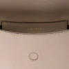 Bolso de hombro de piel Prada Arqua con solapa