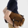 Bolso de hombro de Re-Nylon y piel Bolso de hombro de Re-Nylon y piel