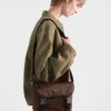 Bolso de hombro de Re-Nylon y piel Saffiano Bolso de hombro de Re-Nylon y piel Saffiano