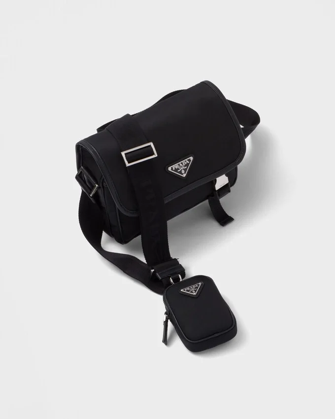 Bolso de hombro de Re-Nylon y piel Saffiano Bolso de hombro de Re-Nylon y piel Saffiano