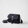 Bolso de hombro de Re-Nylon y piel Saffiano Bolso de hombro de Re-Nylon y piel Saffiano