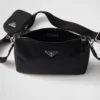 Bolso de hombro de Re-Nylon y piel Saffiano Bolso de hombro de Re-Nylon y piel Saffiano