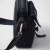 Bolso de hombro de Re-Nylon y piel Saffiano Bolso de hombro de Re-Nylon y piel Saffiano