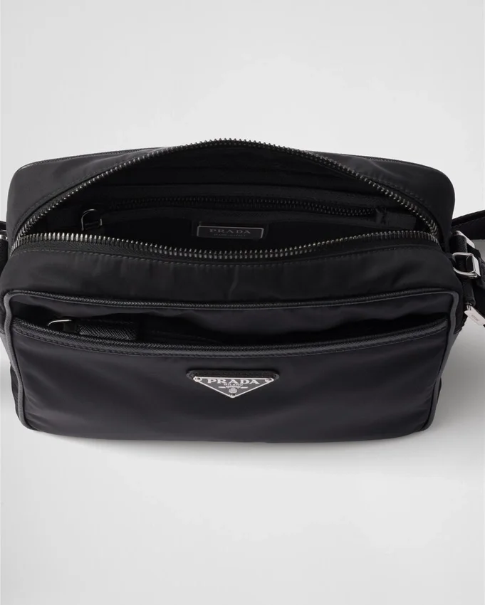 Bolso de hombro de Re-Nylon y Saffiano Bolso de hombro de Re-Nylon y Saffiano