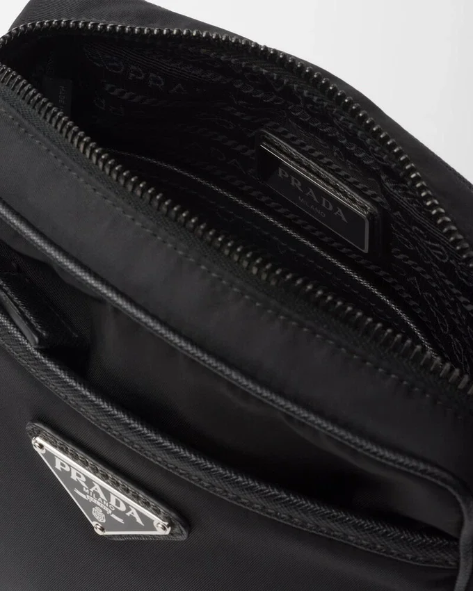 Bolso de hombro de Re-Nylon y Saffiano Bolso de hombro de Re-Nylon y Saffiano