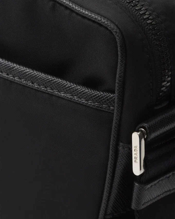 Bolso de hombro de Re-Nylon y Saffiano Bolso de hombro de Re-Nylon y Saffiano