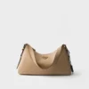 Bolso de hombro grande de piel Prada Aimae Bolso de hombro grande de piel Prada Aimae