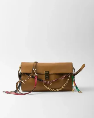 Bolso de hombro grande de piel Prada Soft Sound con adornos Bolso de hombro grande de piel Prada Soft Sound con adornos