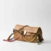 Bolso de hombro grande de piel Prada Soft Sound con adornos Bolso de hombro grande de piel Prada Soft Sound con adornos