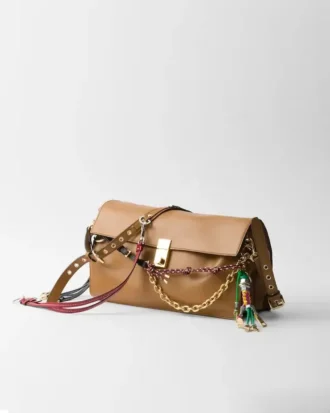 Bolso de hombro grande de piel Prada Soft Sound con adornos Bolso de hombro grande de piel Prada Soft Sound con adornos