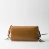 Bolso de hombro grande de piel Prada Soft Sound con adornos Bolso de hombro grande de piel Prada Soft Sound con adornos