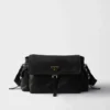 Bolso de hombro grande Prada Explore de piel napa con solapa Bolso de hombro grande Prada Explore de piel napa con solapa