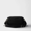 Bolso de hombro grande Prada Explore de piel napa con solapa Bolso de hombro grande Prada Explore de piel napa con solapa