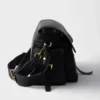 Bolso de hombro grande Prada Explore de piel napa con solapa Bolso de hombro grande Prada Explore de piel napa con solapa