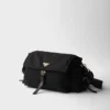 Bolso de hombro grande Prada Explore de Re-Nylon con solapa Bolso de hombro grande Prada Explore de Re-Nylon con solapa