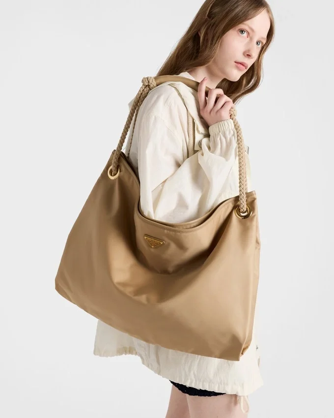Bolso de hombro grande Prada Mariner Re-Nylon Bolso de hombro grande Prada Mariner Re-Nylon