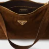 Bolso de hombro mediano de ante Prada Aimae Bolso de hombro mediano de ante Prada Aimae