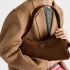 Bolso de hombro mediano de ante Prada Aimae Bolso de hombro mediano de ante Prada Aimae