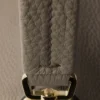 Bolso de hombro mediano de piel Bolso de hombro mediano de piel