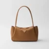 Bolso de hombro mediano de piel Prada Darling Bolso de hombro mediano de piel Prada Darling