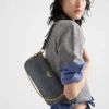 Bolso de hombro mediano de piel Prada Re-Edition 2002 Bolso de hombro mediano de piel Prada Re-Edition 2002
