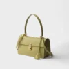 Bolso de hombro mediano de piel Prada Soft de Prada Bolso de hombro mediano de piel Prada Soft de Prada