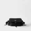 Bolso de hombro mediano «Explore» de Prada en piel napa con solapa Bolso de hombro mediano «Explore» de Prada en piel napa con solapa