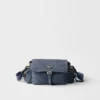 Bolso de hombro mediano «Explore» de Prada en piel napa con solapa Bolso de hombro mediano «Explore» de Prada en piel napa con solapa