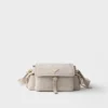 Bolso de hombro mediano «Explore» de Prada en piel napa con solapa Bolso de hombro mediano «Explore» de Prada en piel napa con solapa