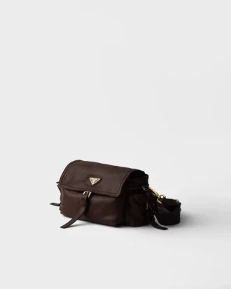 Bolso de hombro mediano «Explore» de Prada en piel napa con solapa