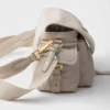 Bolso de hombro mediano «Explore» de Prada en piel napa con solapa Bolso de hombro mediano «Explore» de Prada en piel napa con solapa
